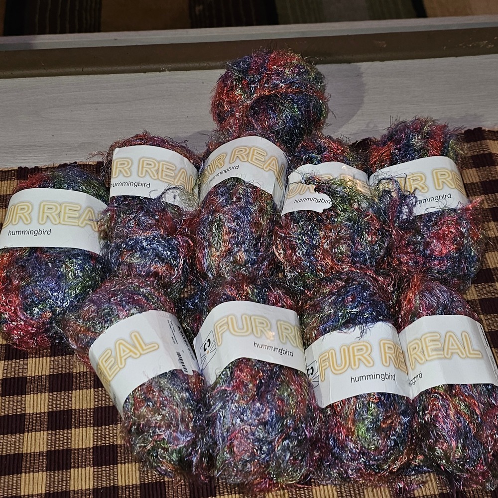Fur Real Hummingbird Yard 80‎ Yards 9 Full Skiens